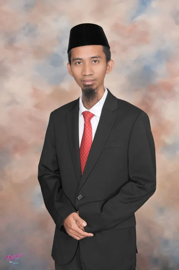 Dr. Ade Wahidin